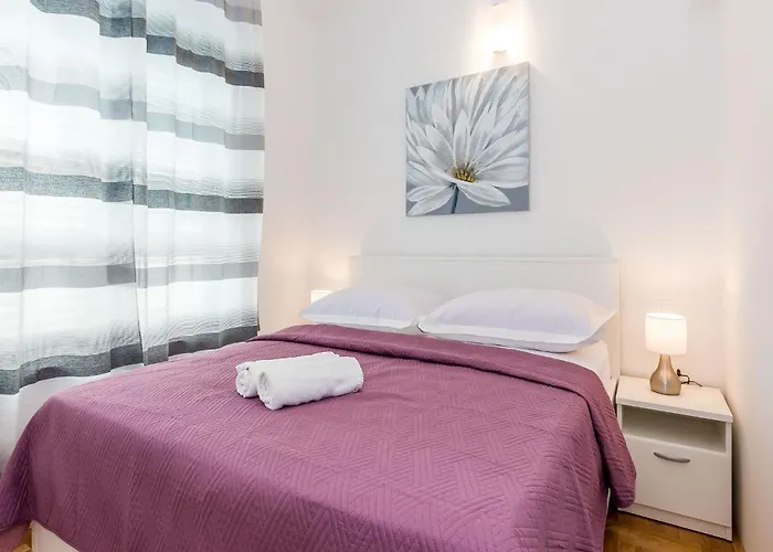 Apartment Apartmani Vesna Grebastica By Interhome *