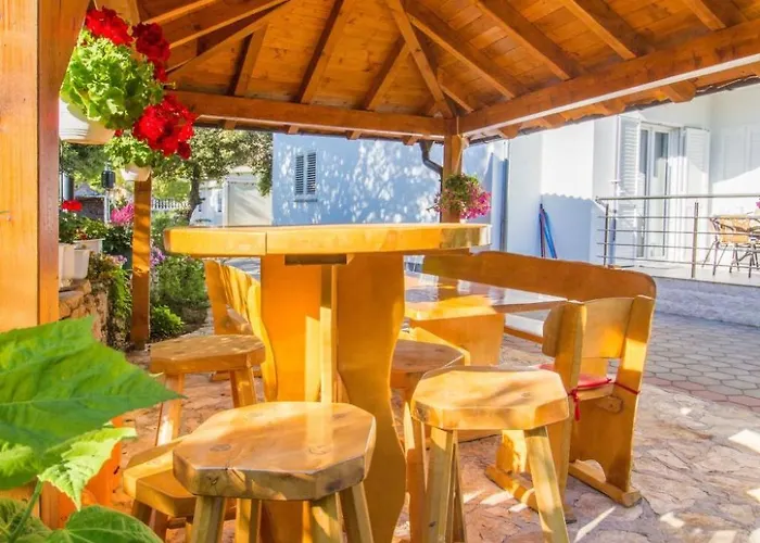 Apartment Apartmani Vesna Grebastica By Interhome Grebaštica