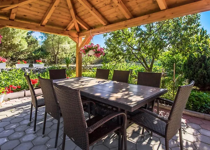 Apartment Apartmani Vesna Grebastica By Interhome Grebaštica