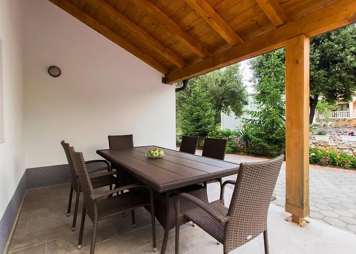 Apartment Apartmani Vesna Grebastica By Interhome Apartamento